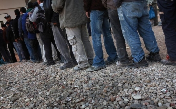 Megugrott a hétvégén az országba érkező illegális bevándorlók száma