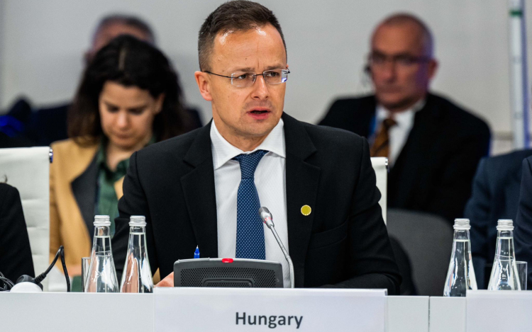 Szijjártó Péter: Magyarország mentességet kapott az olajársapka alkalmazása alól