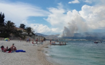 Újabb erdőtüzek pusztítanak a horvát tengerparton