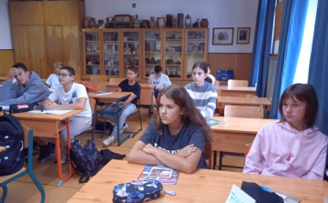 A tudás itt is életet menthet – a síneknél különösen!