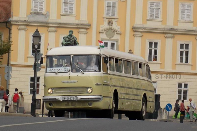 Időutazás Ikarus busszal