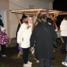 Karácsonyi vásár a szanyi templom melletti vásártéren.