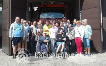 A Magyar Máltai Szeretetszolgálat táborozói jártak a csornai tűzoltóságon