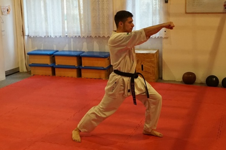 Ezüstérmet szerzett az I. online Karate Európa Bajnokságon Pantelics Bence 