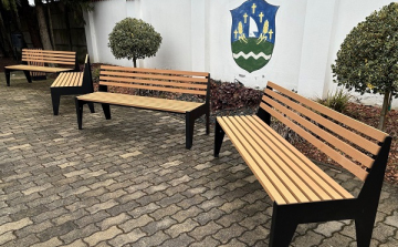 Új utcabútorok Veszkényben