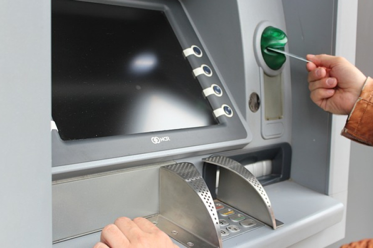 Új bank automata Veszkényben