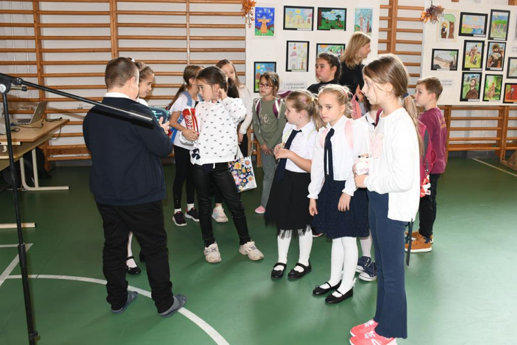 A teremtett világ szépségét ünnepelték Szanyban