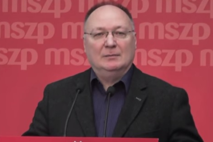 Korrupciótól bűzlik a kormány