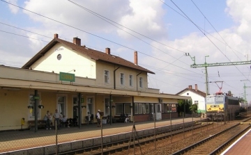 Jövő héten éjszakai vágányzárak lesznek a Csorna-Szombathely vasútvonalon