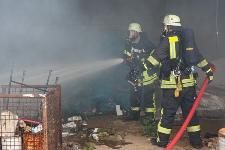 Kiégett egy családi ház és egy autó is Csornán 