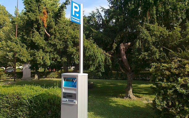 Még több helyen kell parkolási díjat fizetni Csornán