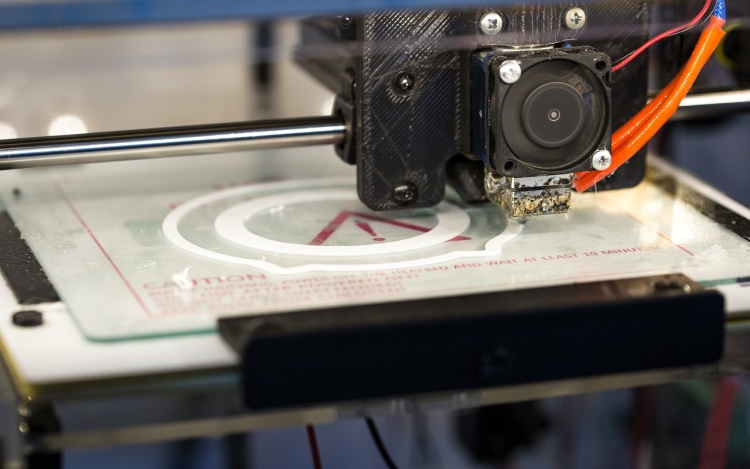 A 3D-nyomtatás orvosi alkalmazásait vizsgálják Szegeden