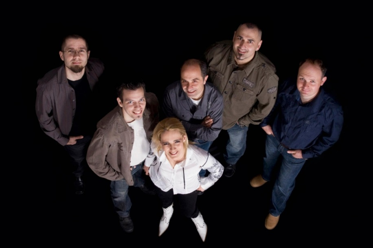 Zenepavilon pénteki koncert