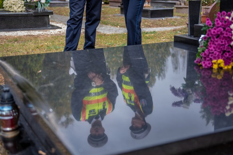 A csendes megemlékezés pillanatait ne zavarja meg bűncselekmény vagy baleset