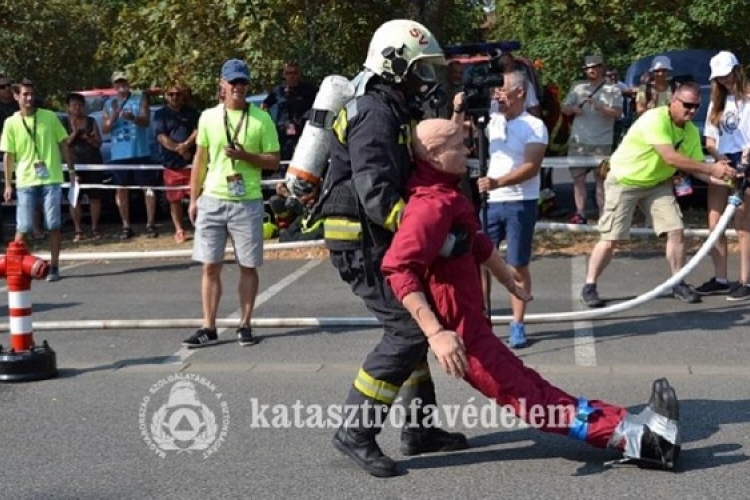 Rábaközi önkéntes tűzoltó is versenyzett a legerősebb, legkitartóbb tűzoltók közt 