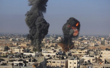 Gázai konfliktus: mecseteket és stadiont lőtt az izraeli légerő