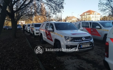 Új terepjárót kapott a Csornai Önkéntes Tűzoltó Egyesület