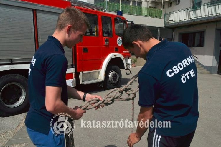 Egy első és egy második helyet szereztek a csornai ifjú önkéntes tűzoltók