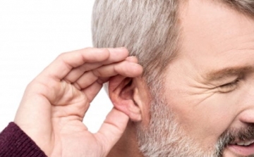 Egészség-életmód: Az idős korral együtt járó hallásvesztés tünetei és a hallókészülékek