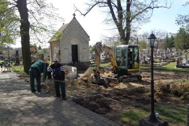 Győrsövényházon felújítják a temetői kápolnát