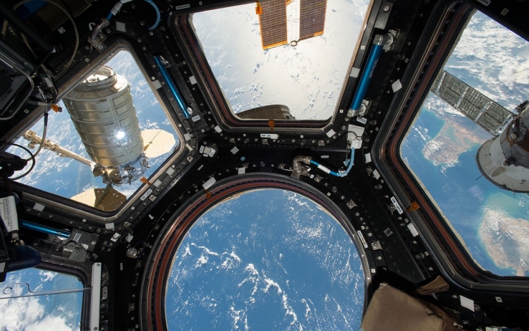 Űrszeméttel való ütközés elkerüléséért manőverezett az ISS