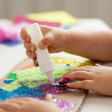 Anyák napi bütykölde a csornai könyvtárban