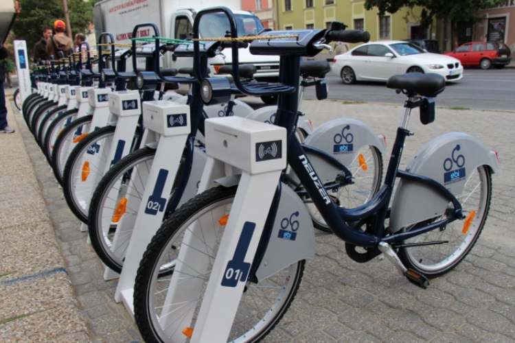 Egyre népszerűbb vidéken a közösségi kerékpáros közlekedés