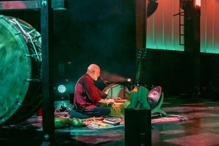 Tibeti torokénekes és énekelt mantra koncert Fertődön