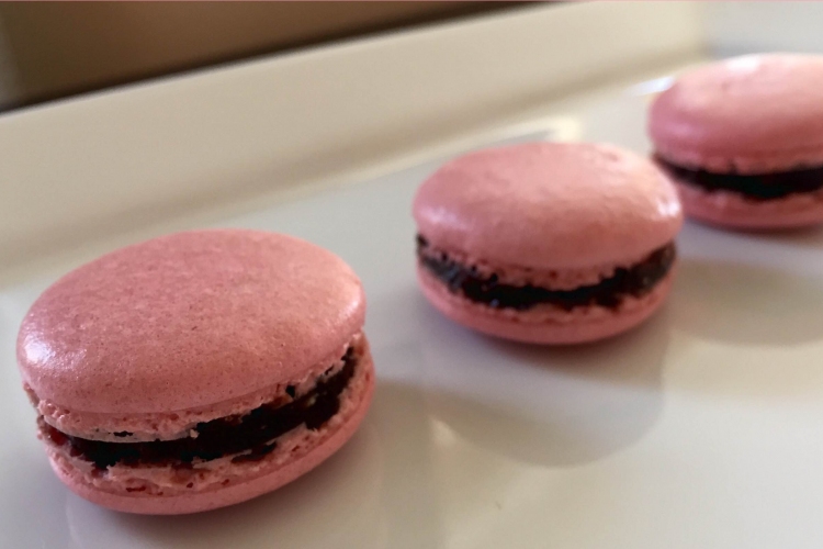 Macaron csokikrémmel