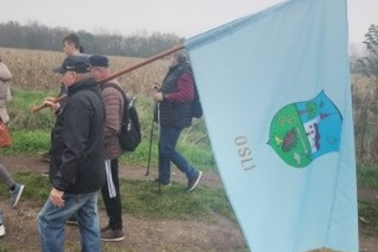 Gyalogtúra a forradalom tiszteletére