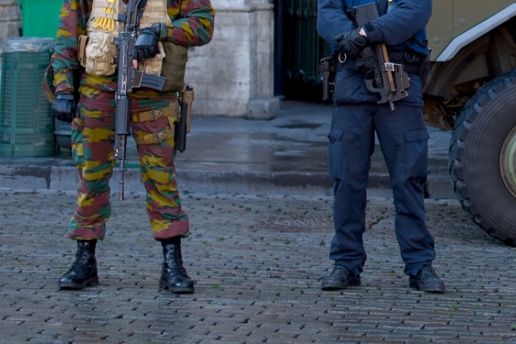 Brüsszelben terrortámadásra készülő embereket vettek őrizetbe