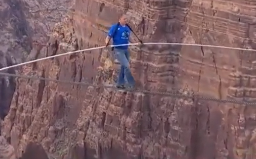 A Niagara után a Grand Canyon fölött is átegyensúlyozott Nik Wallenda