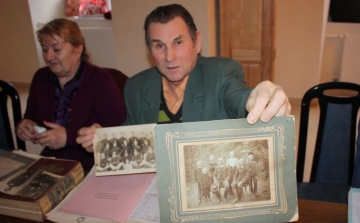 186 éve született dédnagypapa egy 104 éves fotón és a miniszterelnök bizonyítványa
