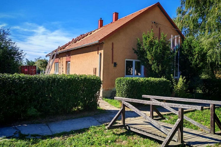 Európai uniós támogatásból újítják fel a művelődési házat Öntésmajorban