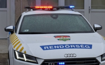 Kábítószert találtak Vitnyéden egy autóban az intézkedő rendőrök