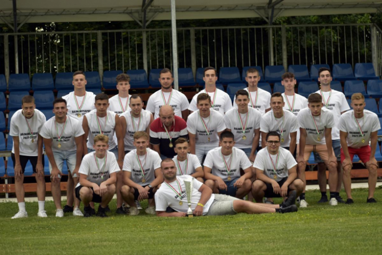 Éremosztó a Szany U-19-es labdarúgó csapatának.