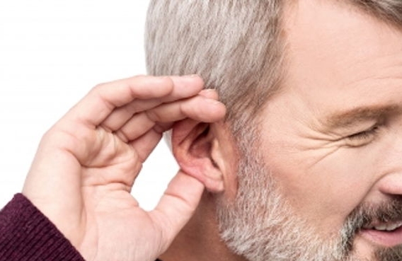 Egészség-életmód: Az idős korral együtt járó hallásvesztés tünetei és a hallókészülékek