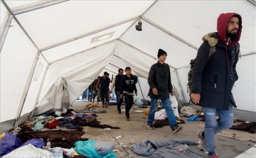 Illegális bevándorlás - Százöt éves afgán bevándorló érkezett Horvátországba