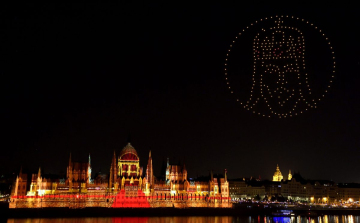 Majdnem kilencszáz drón száll fel vasárnap este Budapesten