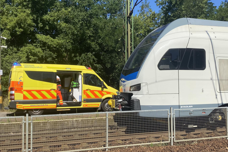 Vonaton élesztettek újra egy férfit