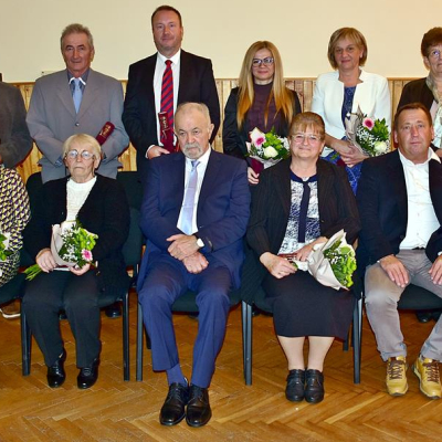 Pállfy Attila polgármester elköszönt Vág község lakóitól.