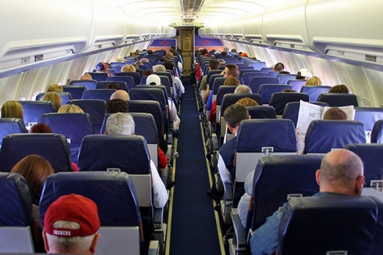 Egyre több a fegyelmezetlen utas a repülőgépeken