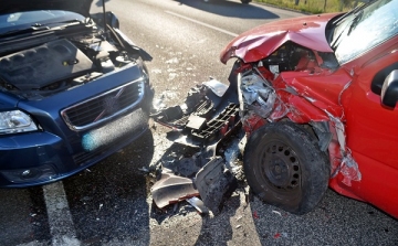 Heten sérültek meg két balesetben Csorna környékén tegnap