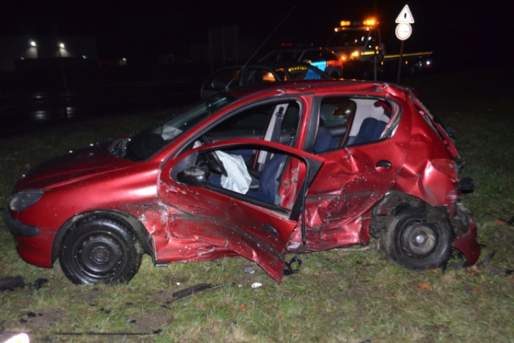 Három személyautó ütközött Belednél