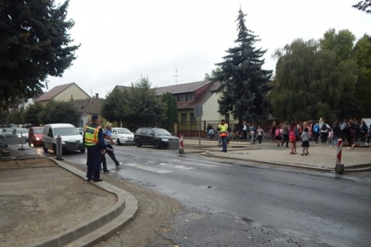 Kapuváron is vigyáznak az iskolásokra