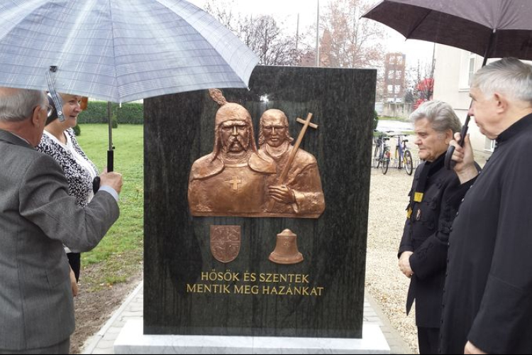 Ajándék az egykori iskolának