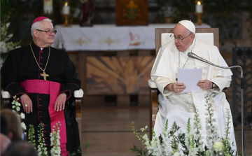 Vatikáni és olasz sajtó: Ferenc pápa Európa lelkét és a békét keresi magyarországi látogatásán