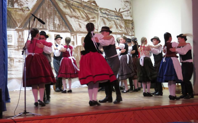 A kapuvári néptánciskola nyári táborai