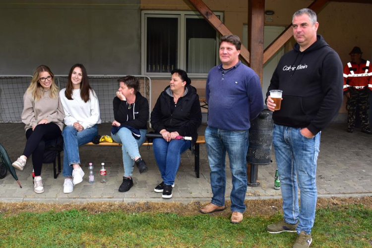 Szany-Rábatamási 1:1 (0:1) labdarúgó mérkőzés.