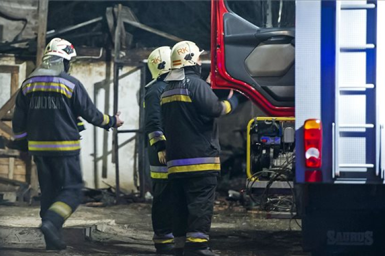 Kigyulladt egy állatmenhely Kiskunlacházán, hatvan kutya elpusztult